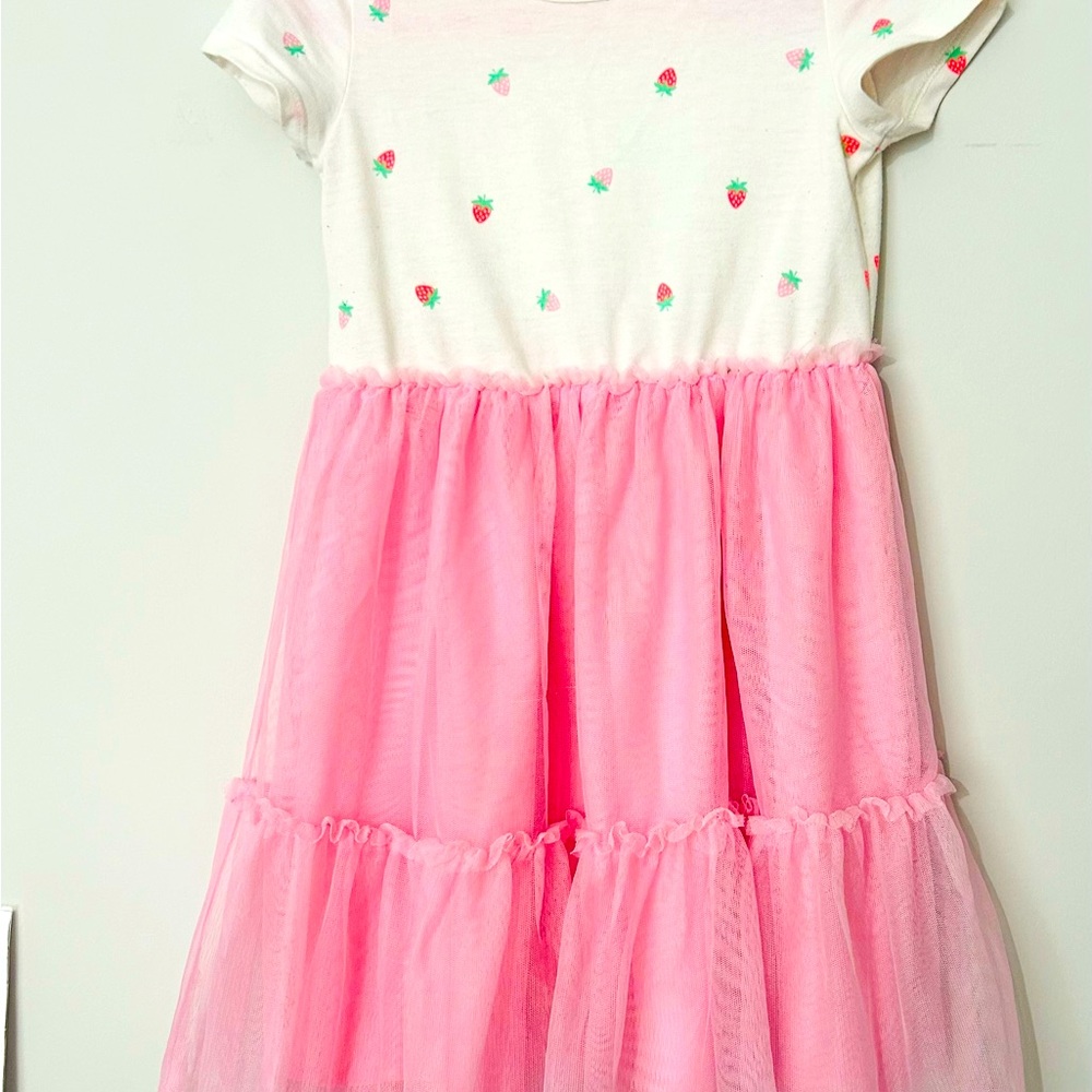Pink and White Kids Dress with Strawberry Print

Size XS (4/5)
